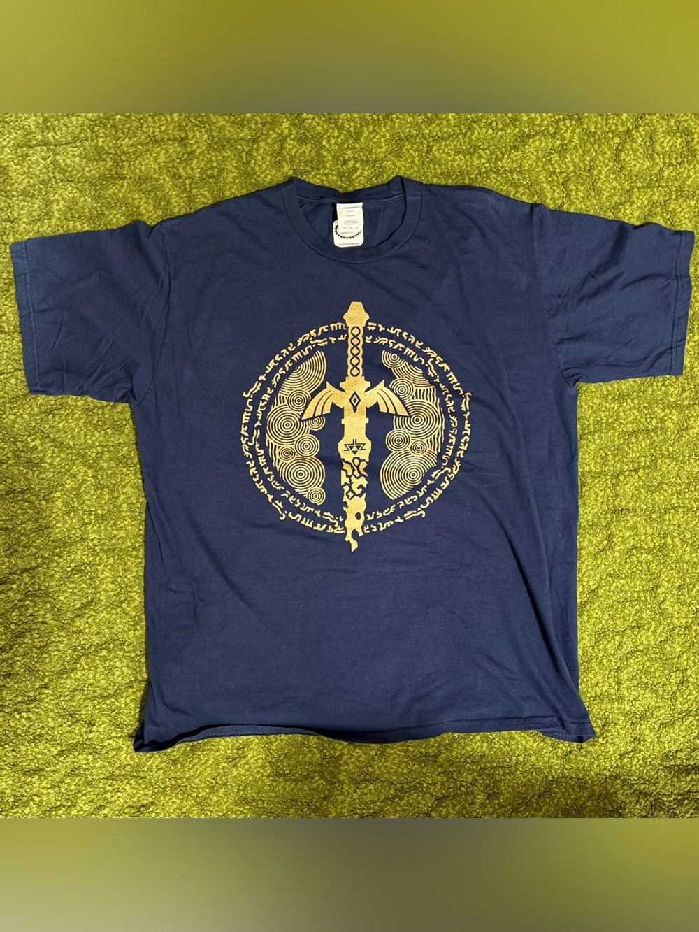 Nintendo Official Zelda Master Sword Tshirt - Picture 2 of 9